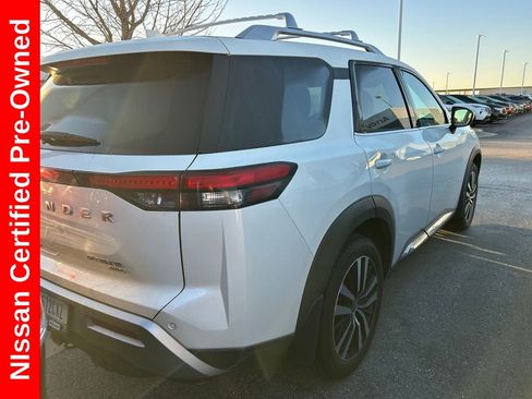 Certified 2024 Nissan Pathfinder Platinum w/ Cargo Package image 4