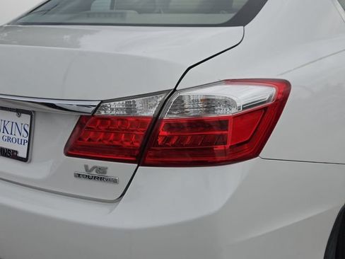 Used 2013 Honda Accord Touring image 39