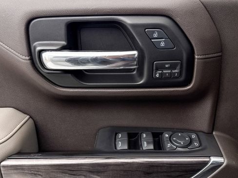 Used 2019 Chevrolet Silverado 1500 LTZ image 28