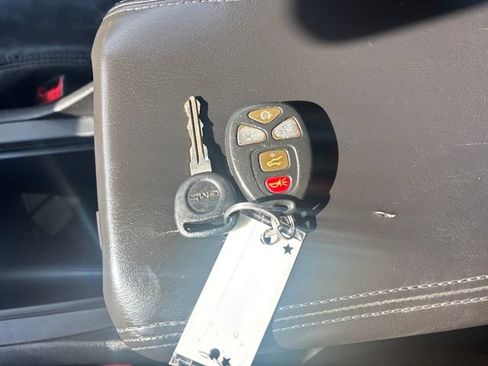 Used 2010 GMC Acadia SLT image 29