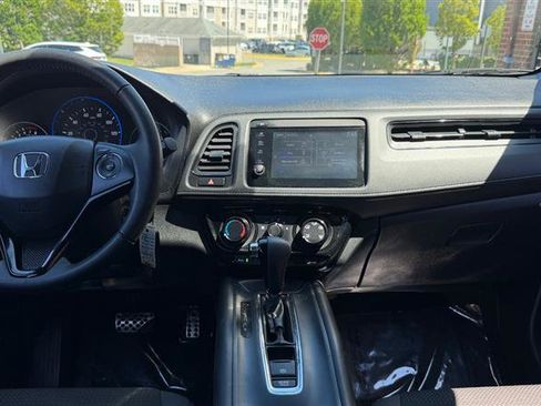 Used 2021 Honda HR-V Sport image 23