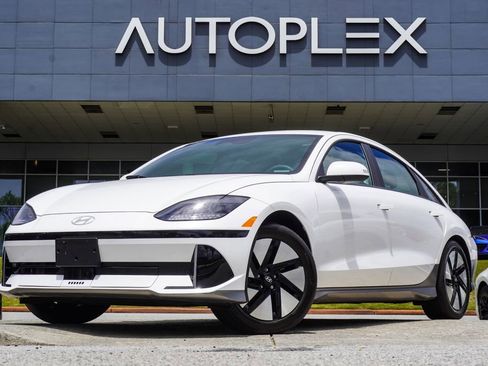 Used 2024 Hyundai Ioniq 6 SE AWD/4WD image 1