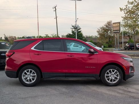 Used 2023 Chevrolet Equinox LT image 4