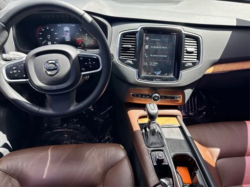 Used 2022 Volvo XC90 T6 Momentum w/ Advanced Package image 19