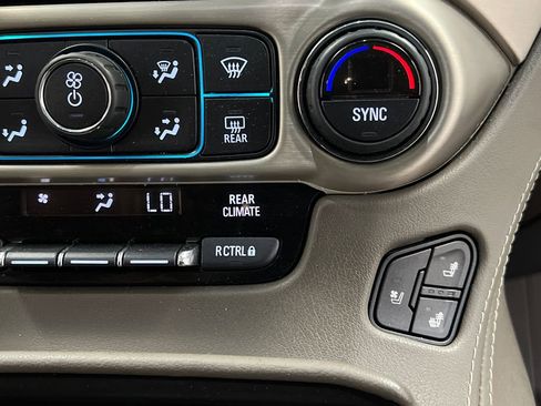 Used 2019 GMC Yukon Denali w/ Denali Ultimate Package AWD/4WD image 58