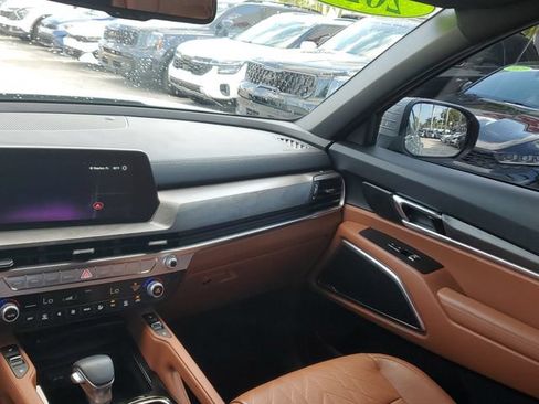 Certified 2025 Kia Telluride AWD image 14