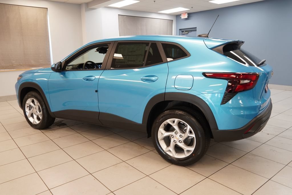 New 2026 Chevrolet Trax LS w/ LS Convenience Package FWD image 6