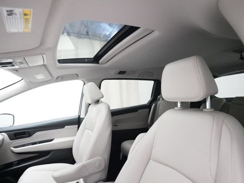 Certified 2025 Honda Odyssey EX-L image 32
