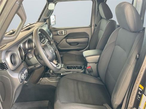 Used 2022 Jeep Wrangler Unlimited Sport image 9
