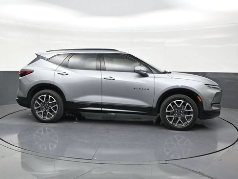 Used 2023 Chevrolet Blazer RS w/ Enhanced Convenience Package FWD image 6