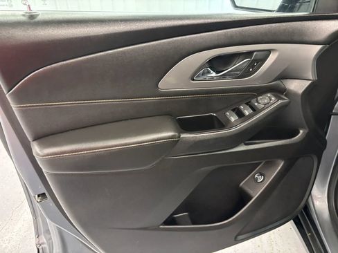 Used 2019 Chevrolet Traverse LT FWD image 40
