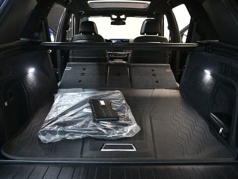 Used 2025 BMW X5 xDrive40i w/ Executive Package image 84