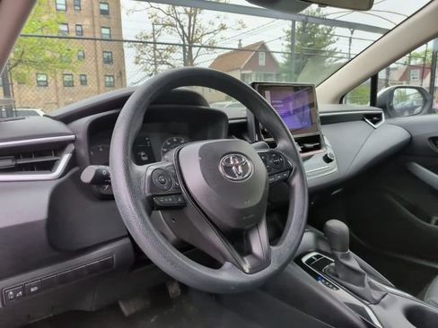 Used 2024 Toyota Corolla LE FWD image 23