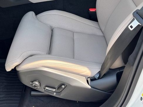 New 2026 Volvo XC90 B5 Ultra w/ Lounge Package AWD/4WD image 18