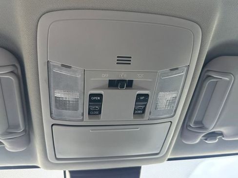 Used 2017 Toyota RAV4 XLE FWD image 23