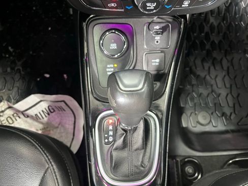 Used 2021 Jeep Compass Altitude w/ Sun and Sound Group image 15