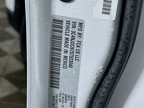 Used 2025 Jeep Compass Limited image 12