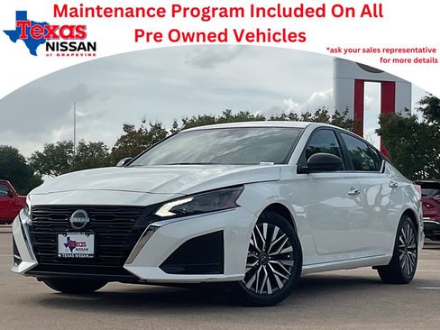 Used 2025 Nissan Altima 2.5 SV FWD image 1
