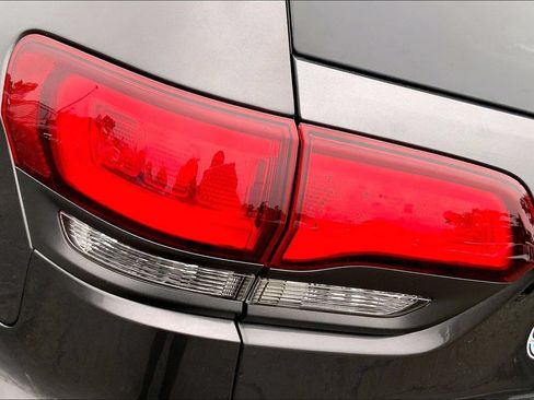 Certified 2021 Jeep Grand Cherokee Limited w/ Quick Order Package 28K 80th AWD/4WD image 22
