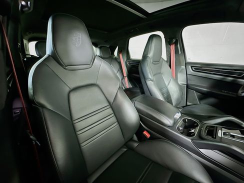 Used 2023 Porsche Cayenne GTS image 27