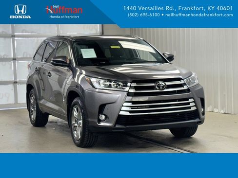 Used 2019 Toyota Highlander Limited Platinum image 1