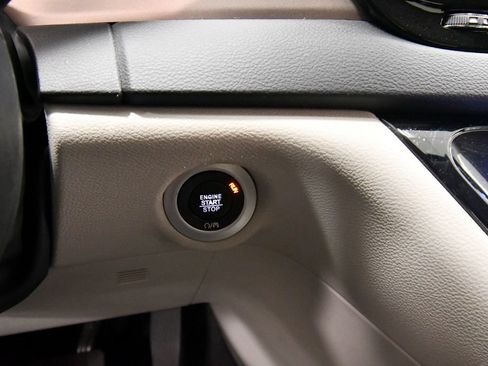 Used 2022 Chrysler Voyager LX FWD image 24