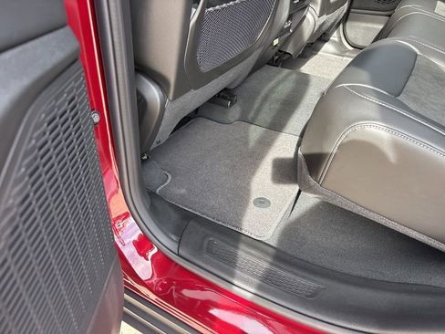 New 2025 Jeep Grand Cherokee Altitude image 20