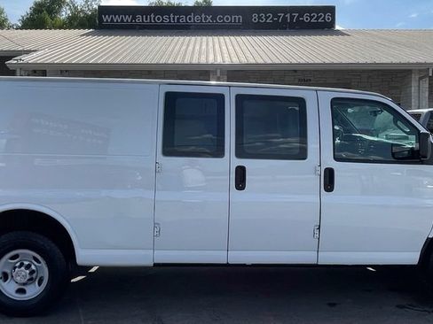 Used 2019 Chevrolet Express 2500 Extended w/ Communications Package RWD image 5