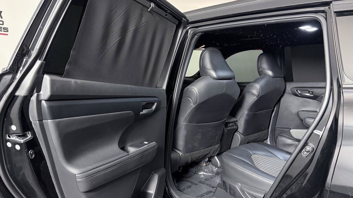 Used 2025 Toyota Highlander XSE AWD/4WD image 26