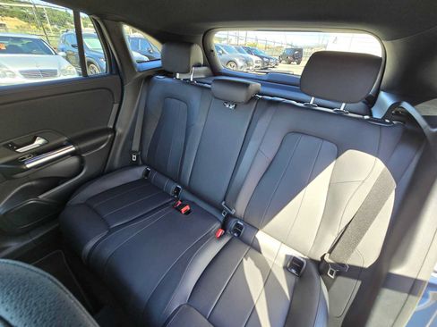 Used 2021 Mercedes-Benz GLA 250 image 17