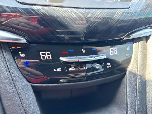 Used 2023 Cadillac XT6 Premium Luxury w/ LPO, Floor Liner Package AWD/4WD image 17