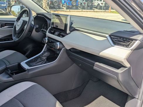 Used 2025 Toyota RAV4 XLE w/ Convenience Package image 31