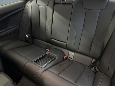 Used 2025 BMW 230i Coupe w/ Premium Package RWD image 27