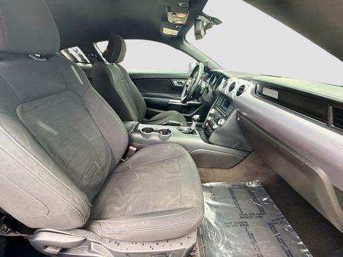 Used 2017 Ford Mustang Coupe image 28