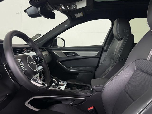 Used 2026 Jaguar F-PACE R-Dynamic S AWD/4WD image 6