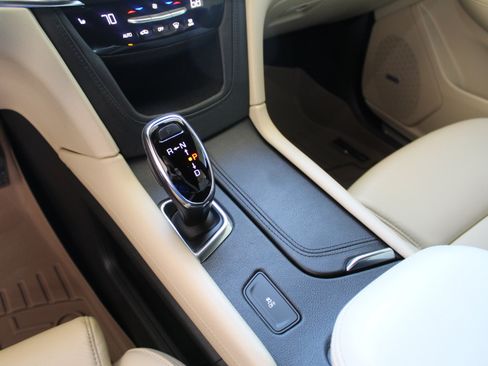 Used 2017 Cadillac XT5 Luxury w/ Driver Awareness Package image 41