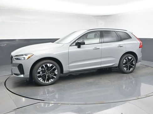 New 2026 Volvo XC60 B5 Plus w/ Protection Package Premier image 4