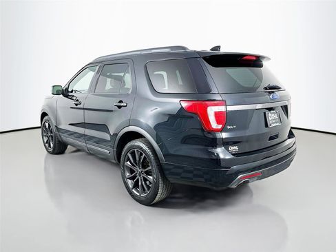 Used 2017 Ford Explorer XLT w/ Equipment Group 202A image 10