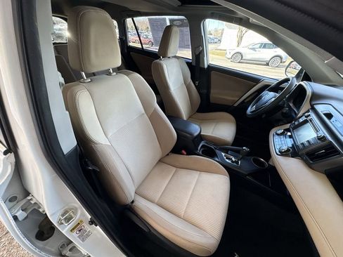 Used 2015 Toyota RAV4 XLE image 28