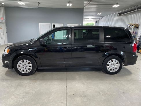 Used 2015 Dodge Grand Caravan SE w/ Quick Order Package 29E SE FWD image 4