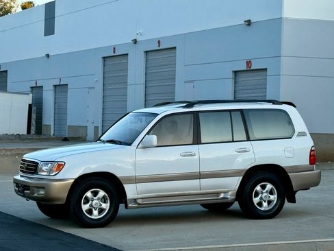 Used 2000 Toyota Land Cruiser w/ Convenience Pkg AWD/4WD image 22