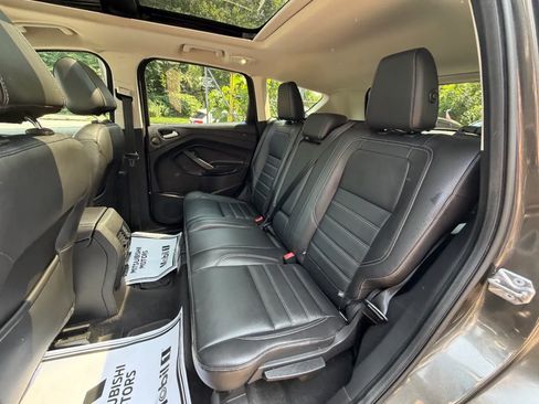 Used 2017 Ford Escape Titanium AWD/4WD image 29
