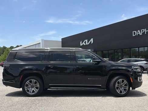 Used 2024 Jeep Wagoneer L Series II RWD image 33