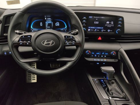 Used 2025 Hyundai Elantra Sport image 22