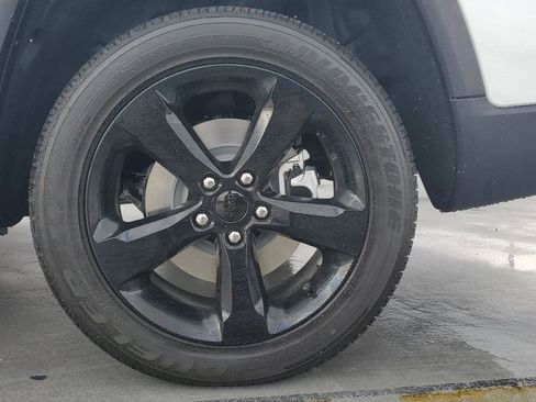 New 2025 Jeep Grand Cherokee L Altitude image 6