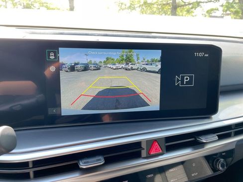 Used 2025 Kia Sorento LX image 43