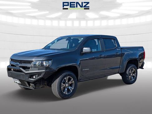 Used 2017 Chevrolet Colorado Z71 AWD/4WD image 3