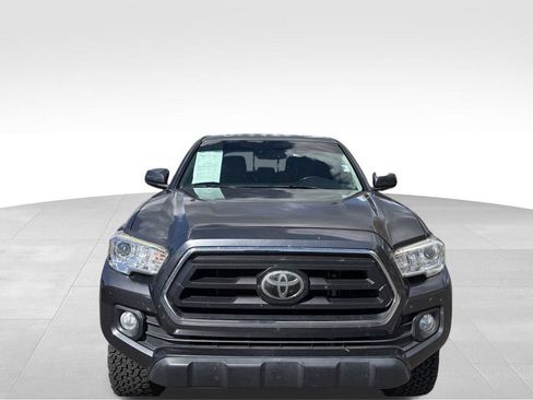Used 2021 Toyota Tacoma SR5 AWD/4WD image 2