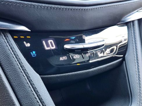 Used 2022 Cadillac XT5 Premium Luxury w/ Platinum Package AWD/4WD image 21