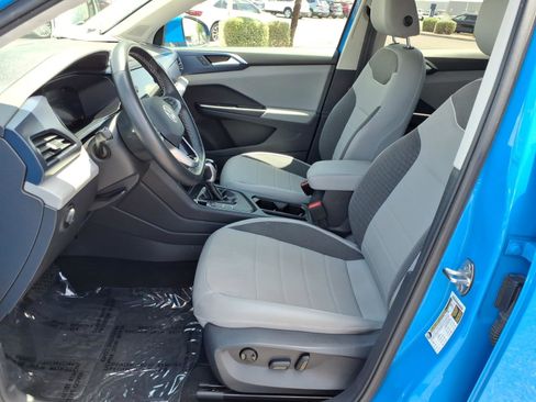Certified 2023 Volkswagen Taos SE w/ Black Wheel Package FWD image 18